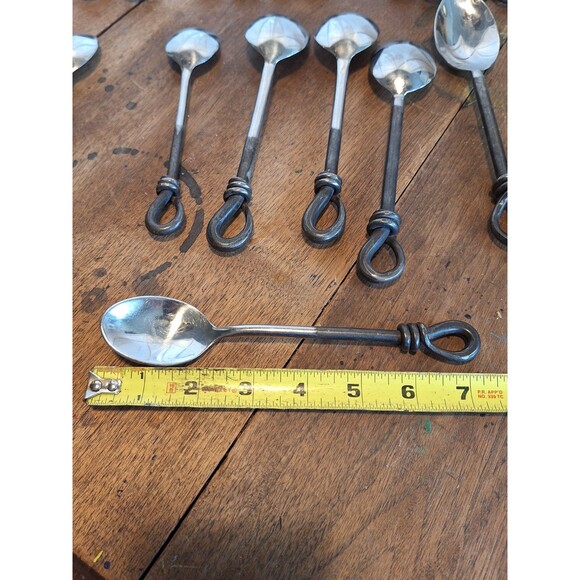 Vintage Twist & Shout 18/10 Stainless Steel Flatware Silverware 20 PCs Serves 4 - Picture 9 of 13